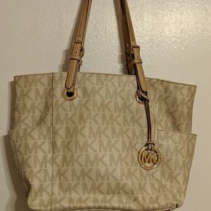 Michael Kors Monogram JetSet Tote